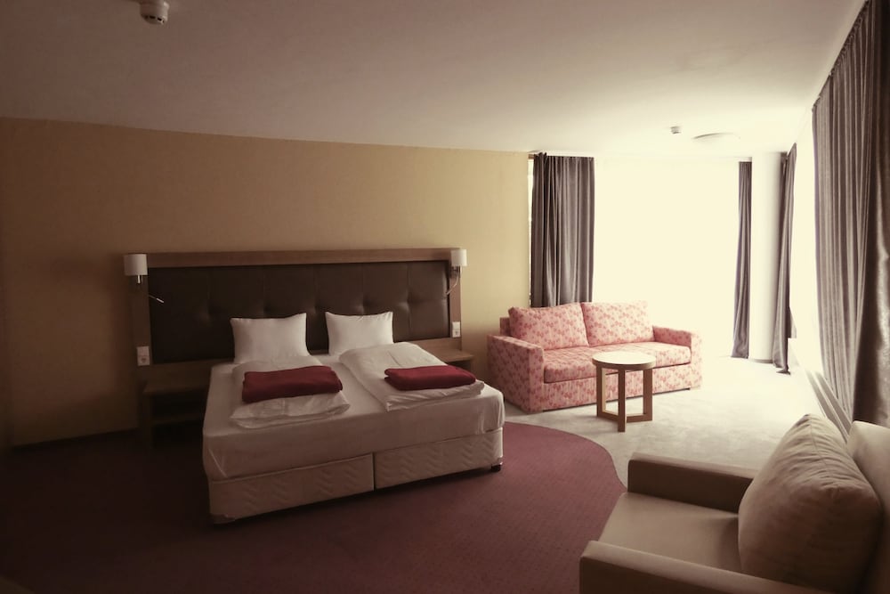 Nashira Kurpark Hotel 29/54
