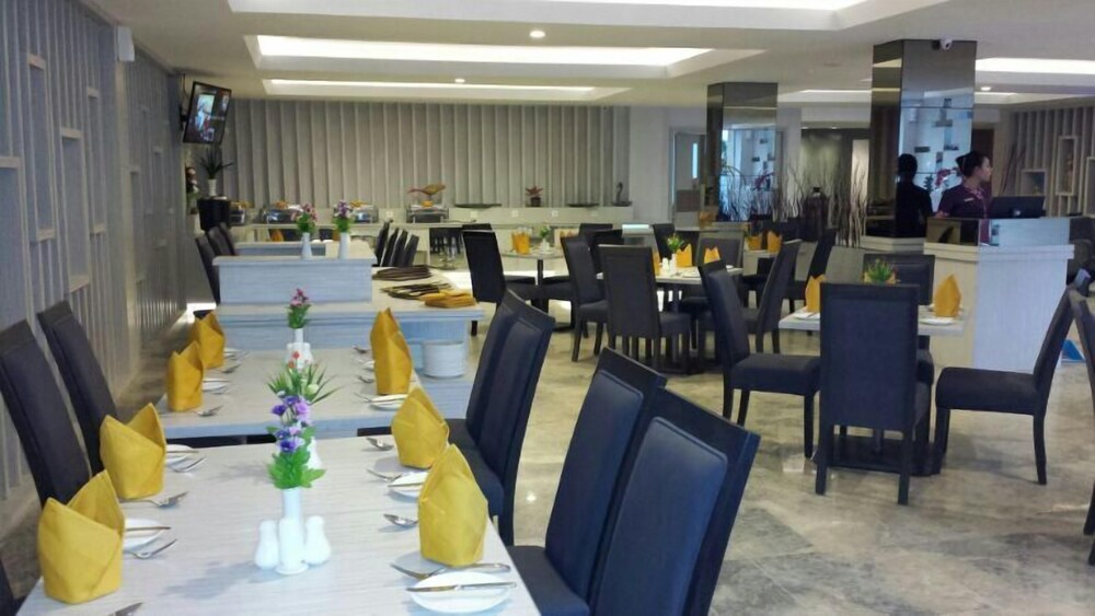 Tjokro Hotel Pekanbaru 8/16