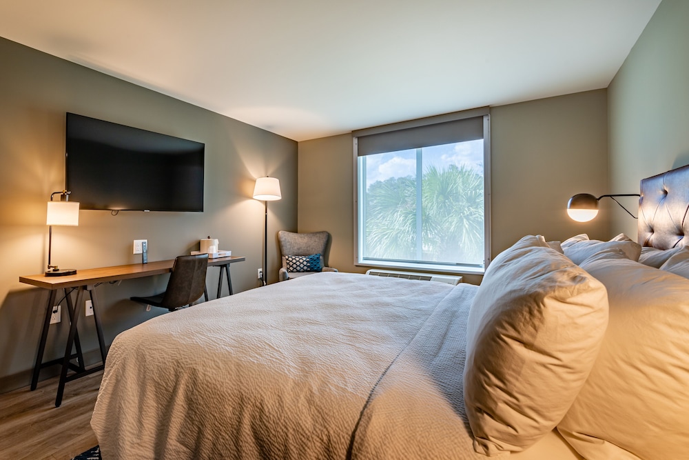 Four Points by Sheraton Brunswick 6/22