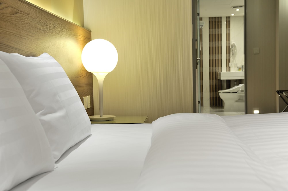 GREEN WORLD HOTEL ZHONGHUA 49/80