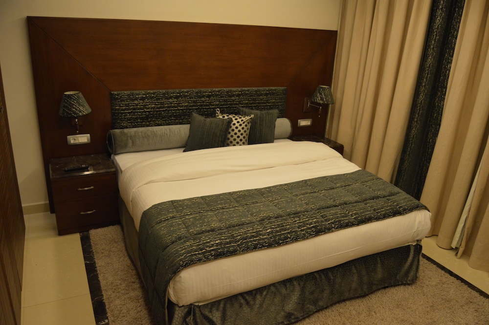 MARKAZIA SUITES 15/78