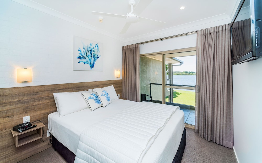 Moby Dick Waterfront Resort Motel 23/67