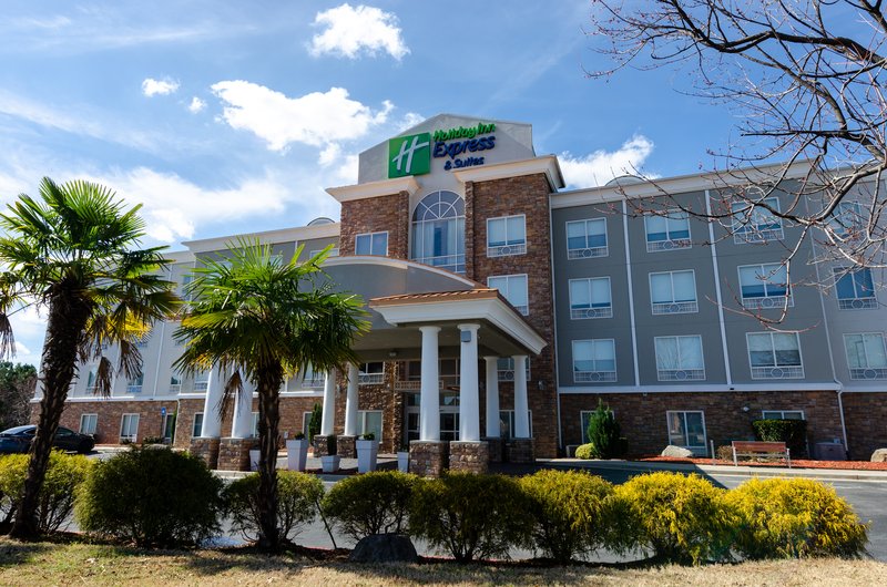 Holiday Inn Express Suites Atlanta Airport West Camp Creek 3/22