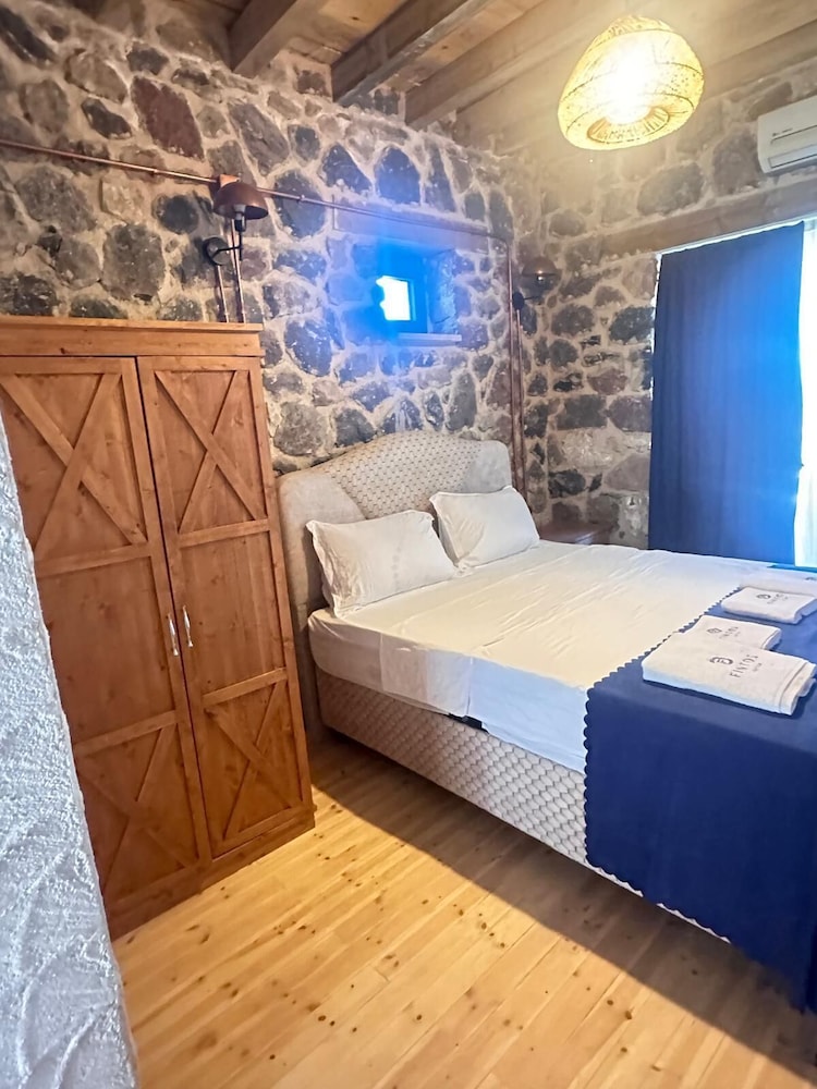Fintoz Butika Karaburun 11/50