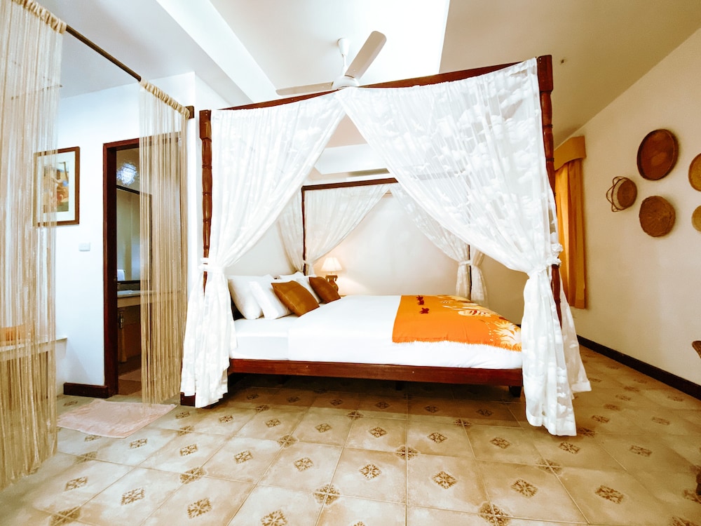 Cruiser Island Resort by Swiss-Belhotel 49/95