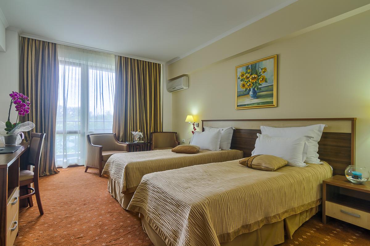 Hotel Saturn 14/45