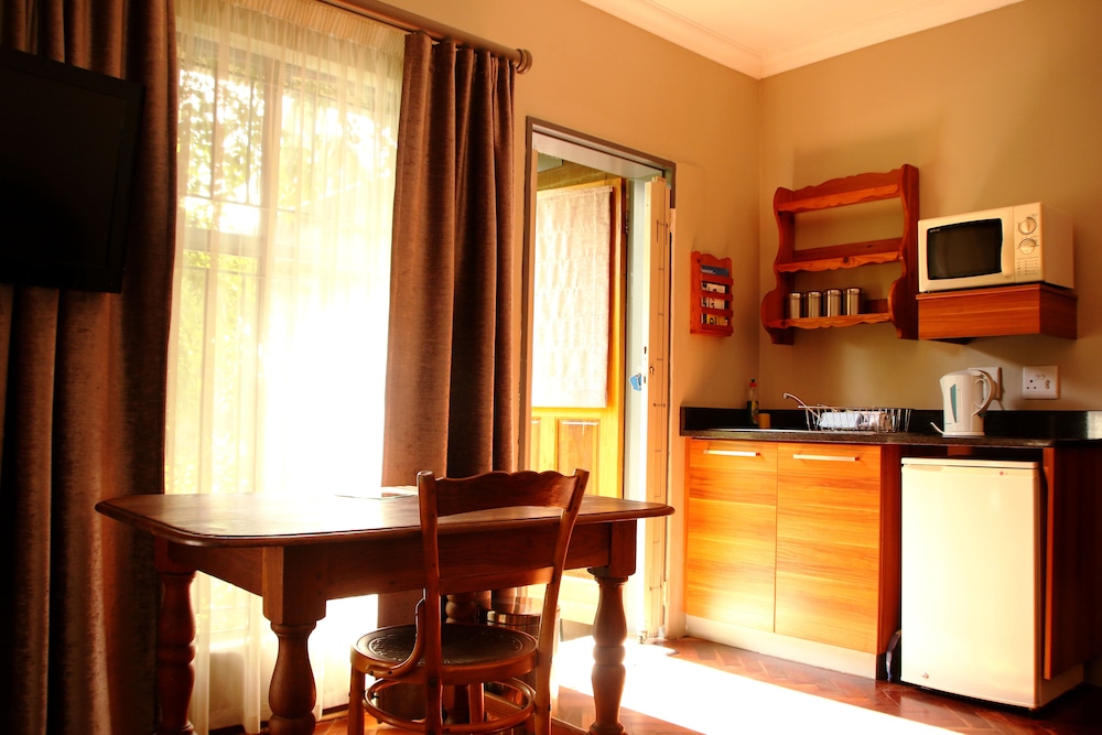 Dias Guest House 2/50