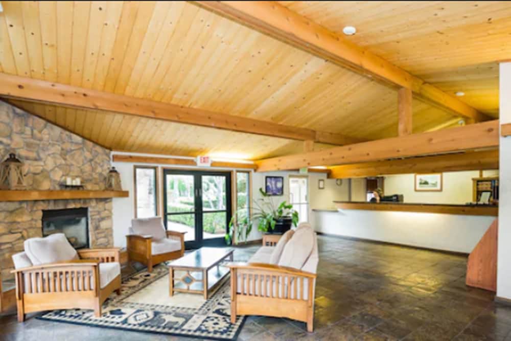 Los Gatos Lodge 1/26