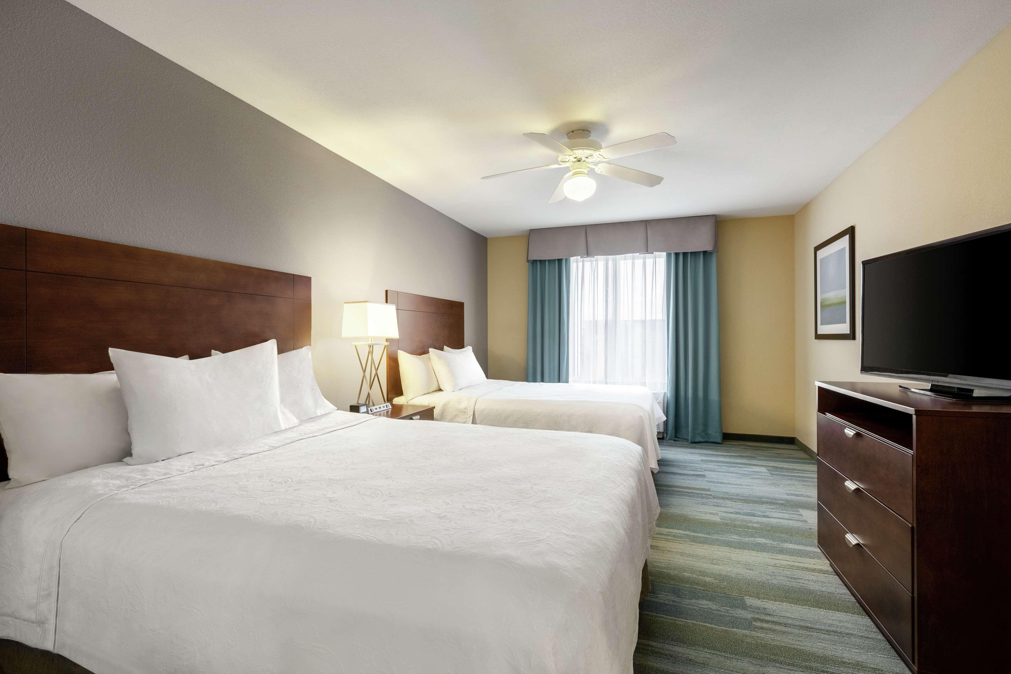 2 BEDROOMS, SUITE, KING BED, 2 QUEEN BEDS, 2 BATHROOMS