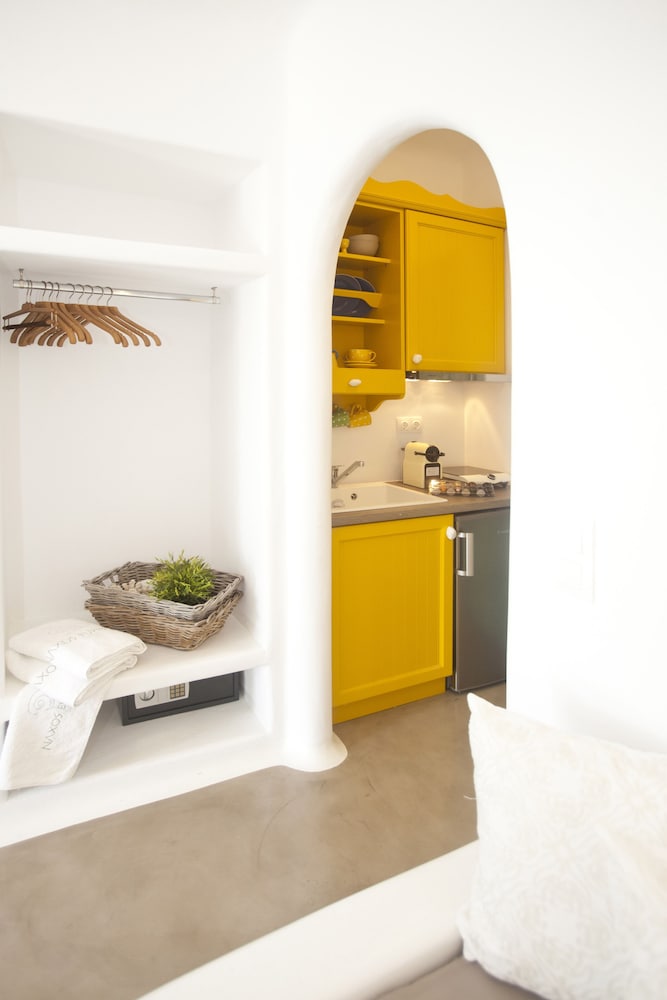 Naxos Euphoria Suites 6/69