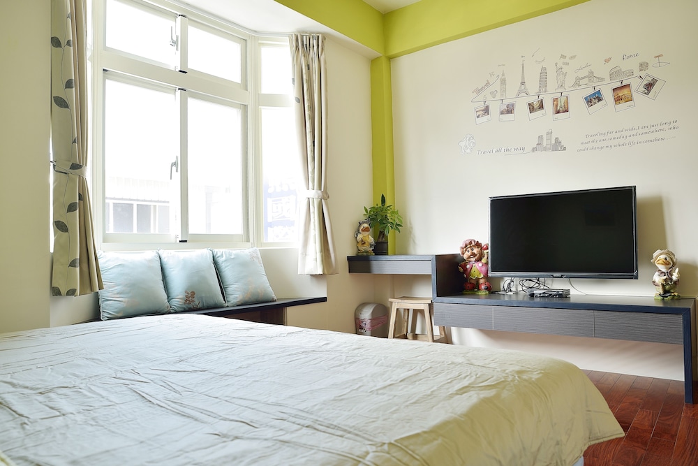 Feng's B&amp;B 10/30