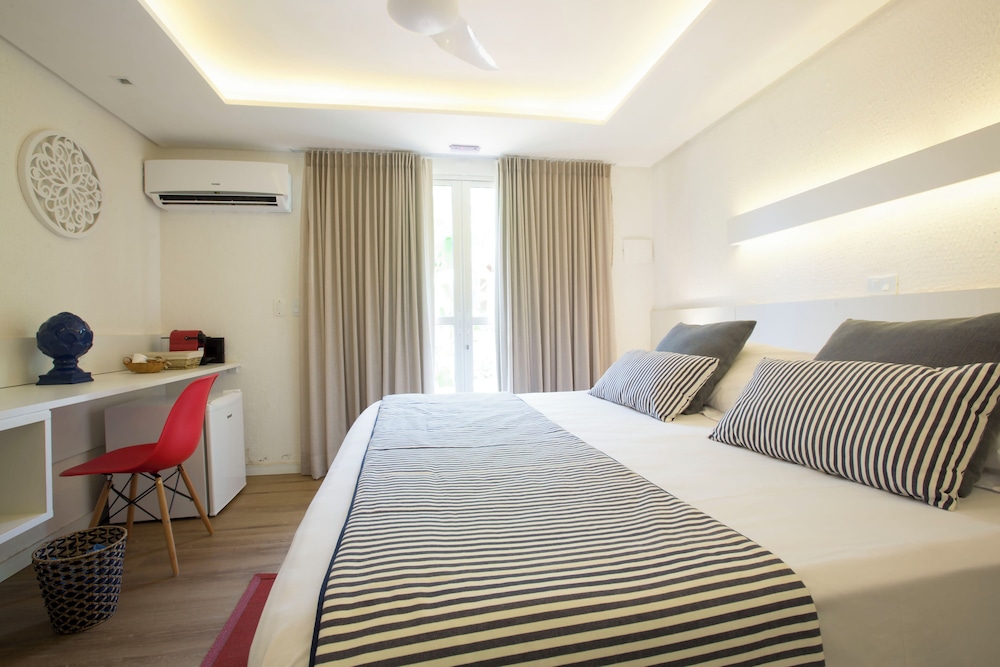 Dolphin Villa Hotel 10/50