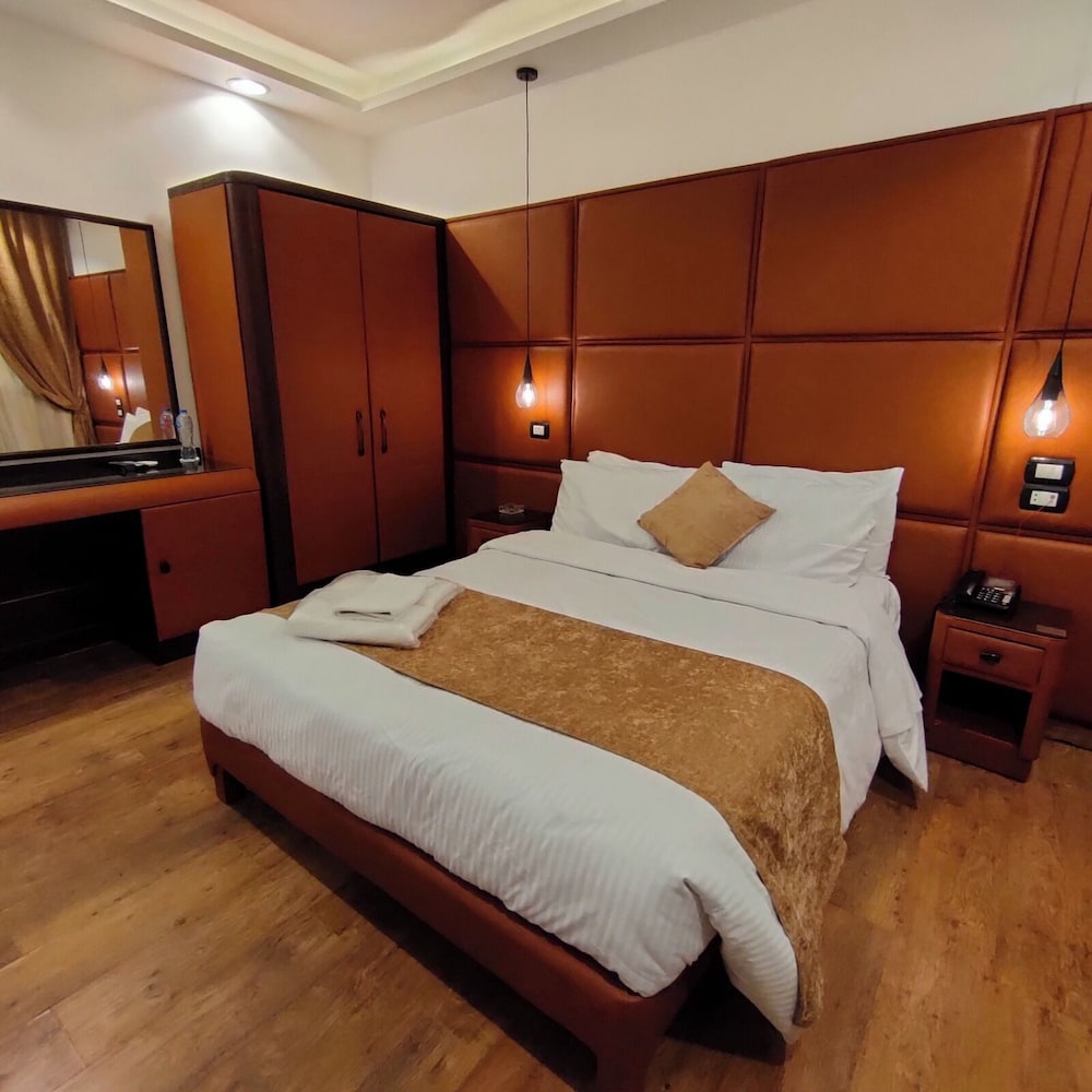 1 BEDROOM, SINGLE