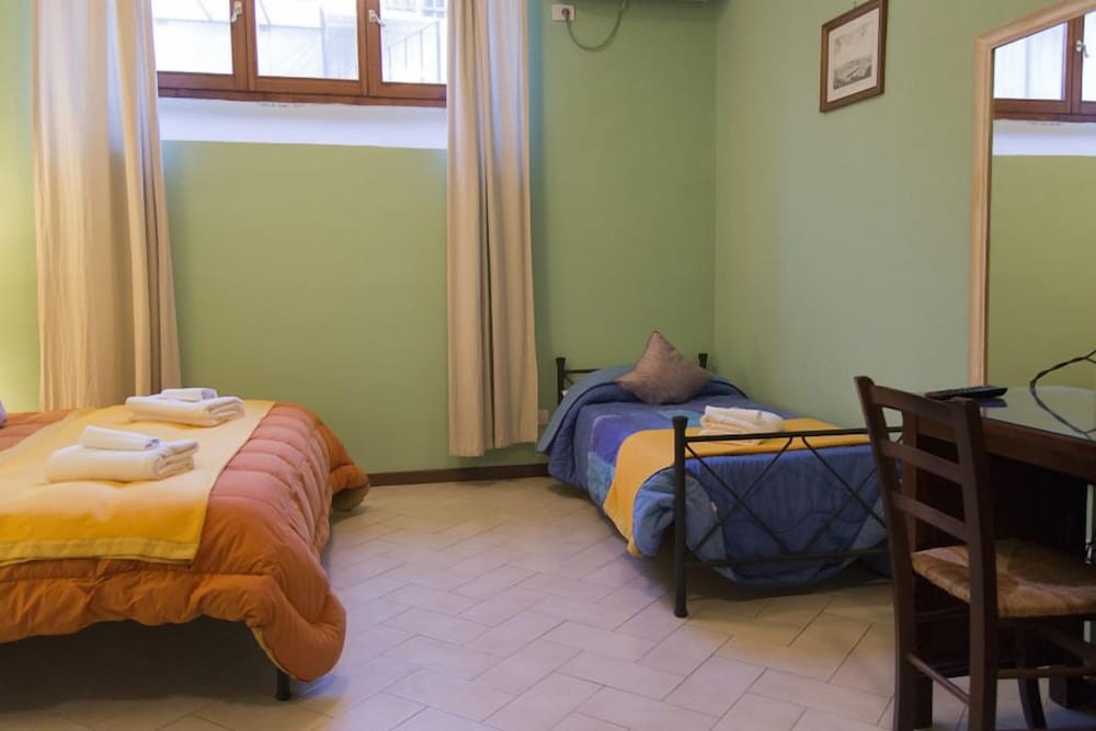 Florence Decamerone B&B 12/23