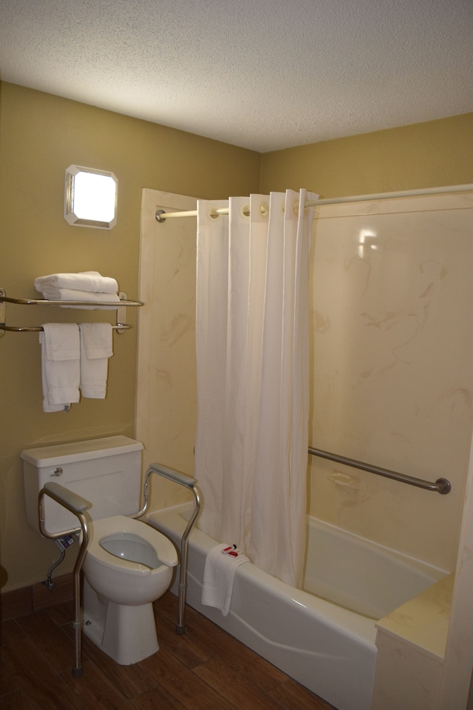 Super 8 by Wyndham Paragould 47/50
