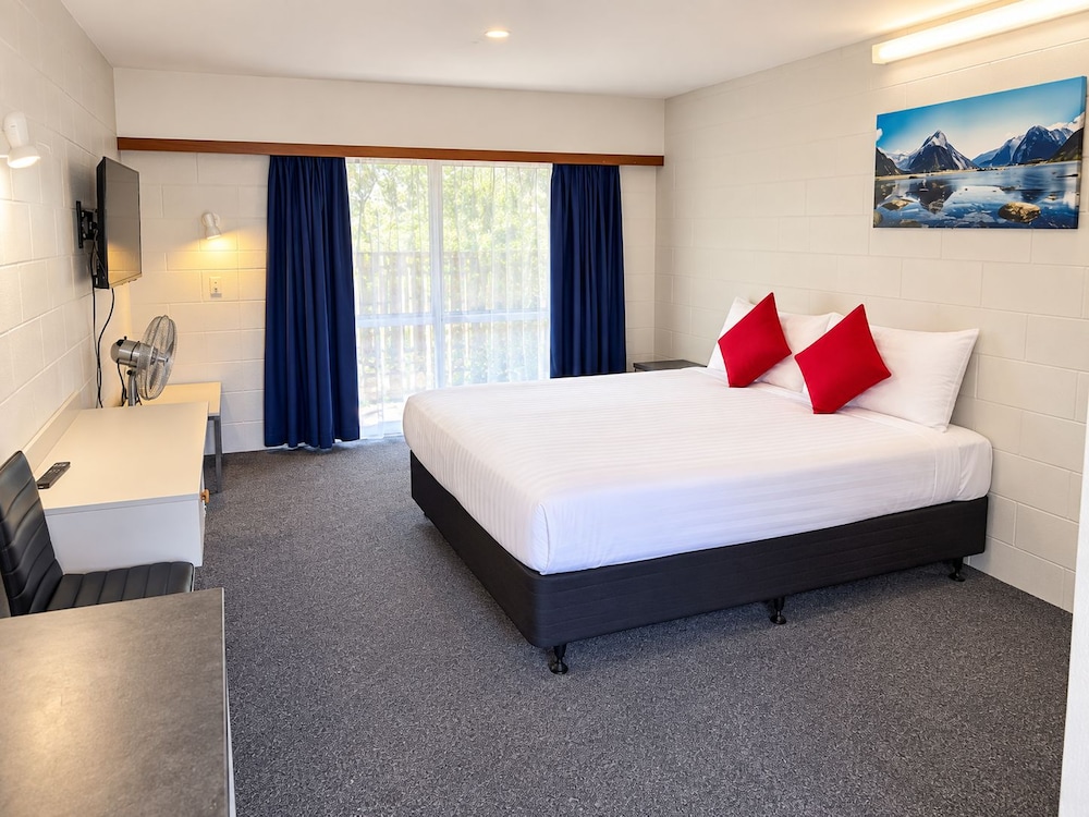 Midway Pacifica Lodge 22/62