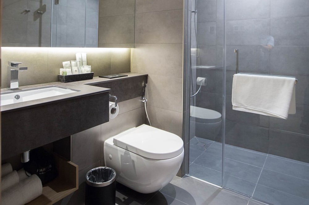 One Residence Hotel & Apartment 49/49