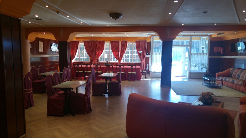 Hotel Cabanas 34/45