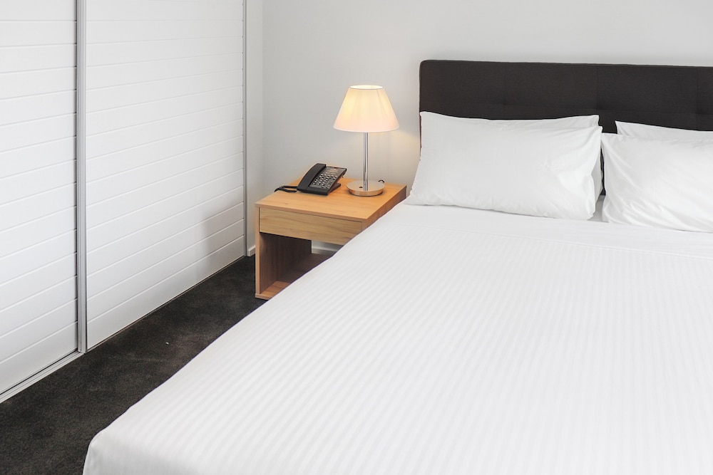 Crown Hotel Port Moresby 25/63