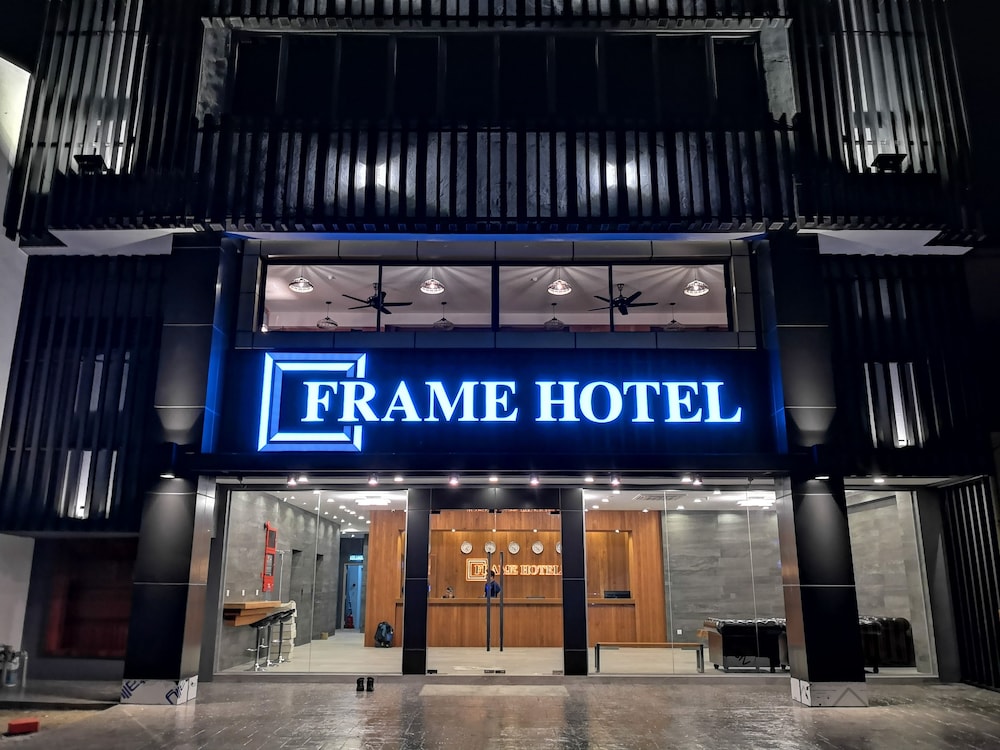 FRAME HOTEL 2/51
