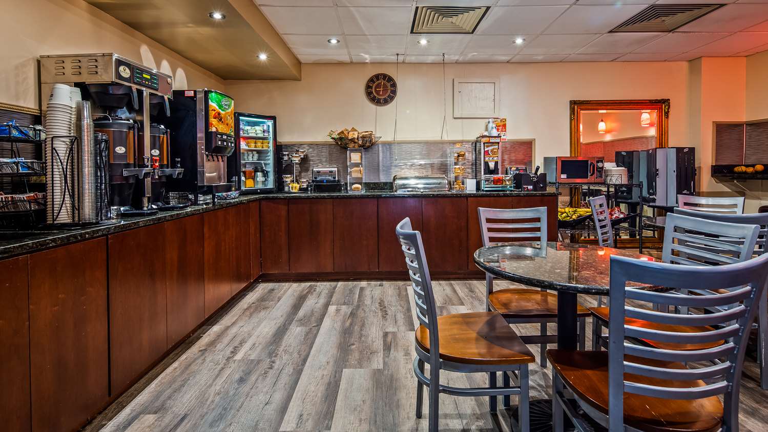 Best Western Plus Coastline Inn 23/26