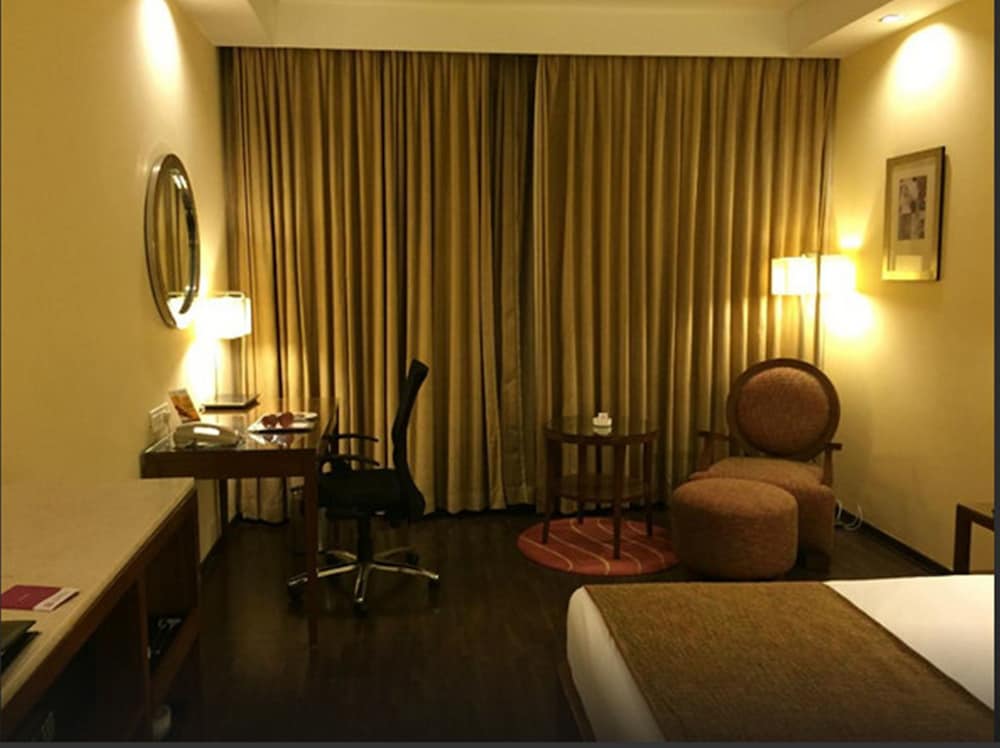 Royal Orchid Central Bangalore 28/75
