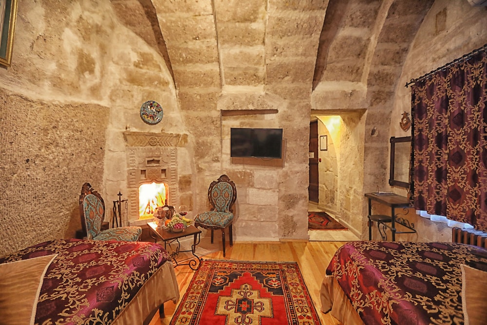 Traveller Apos S Cave Hotel 46/76