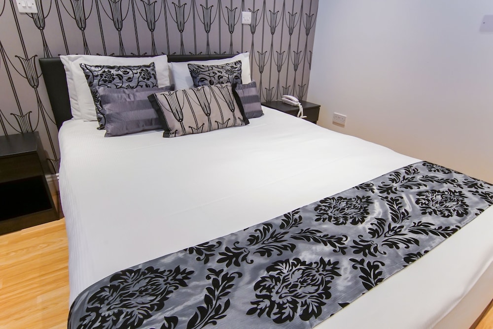 Abbey Court Hotel 25/45