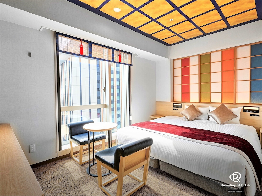 CONCEPT, QUEEN BED, SMOKING