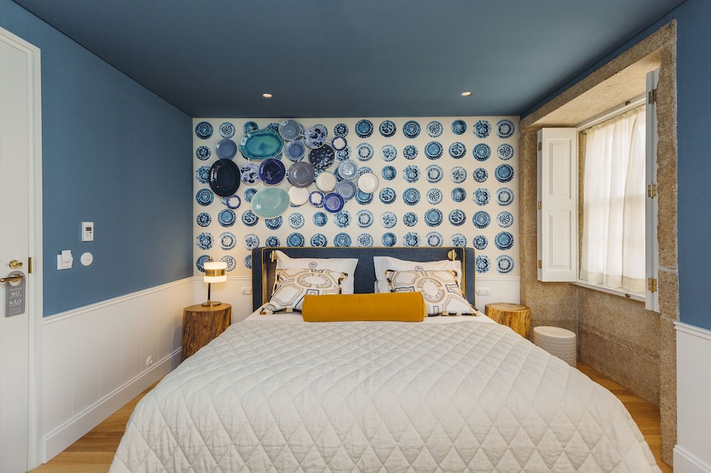 DELUXE, DOUBLE BED, CITY VIEW