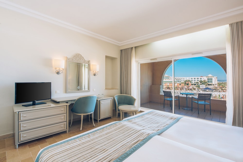 Iberostar Waves Averroes 27/66