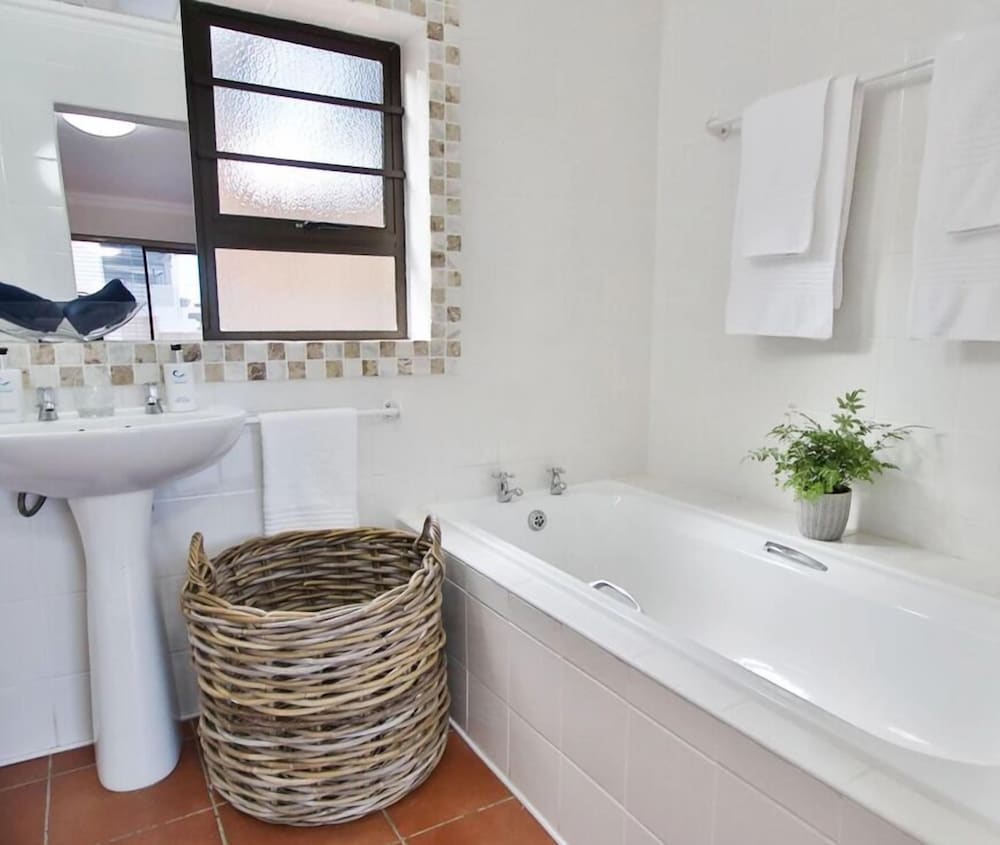 Jeffreys Bay Luxury Apartments 40/41