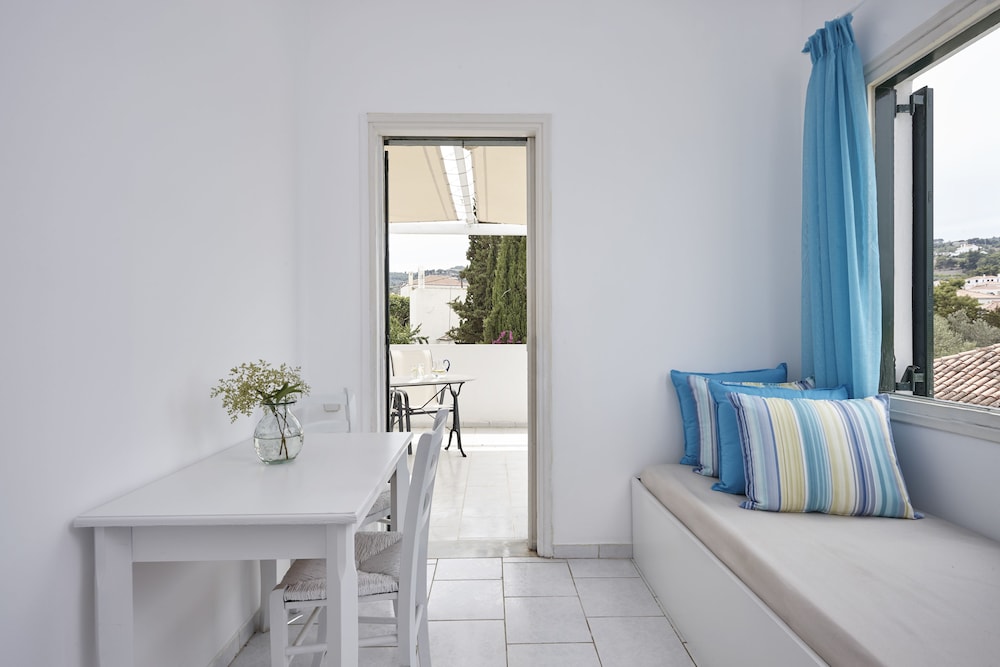 SPETSES RETREAT 11/22