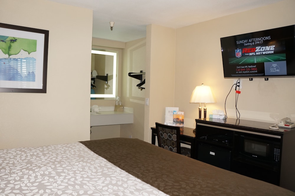 Executive Inn Hotel 14/35