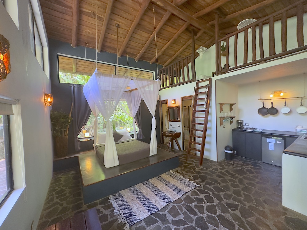 Canaima Chill House 6/50
