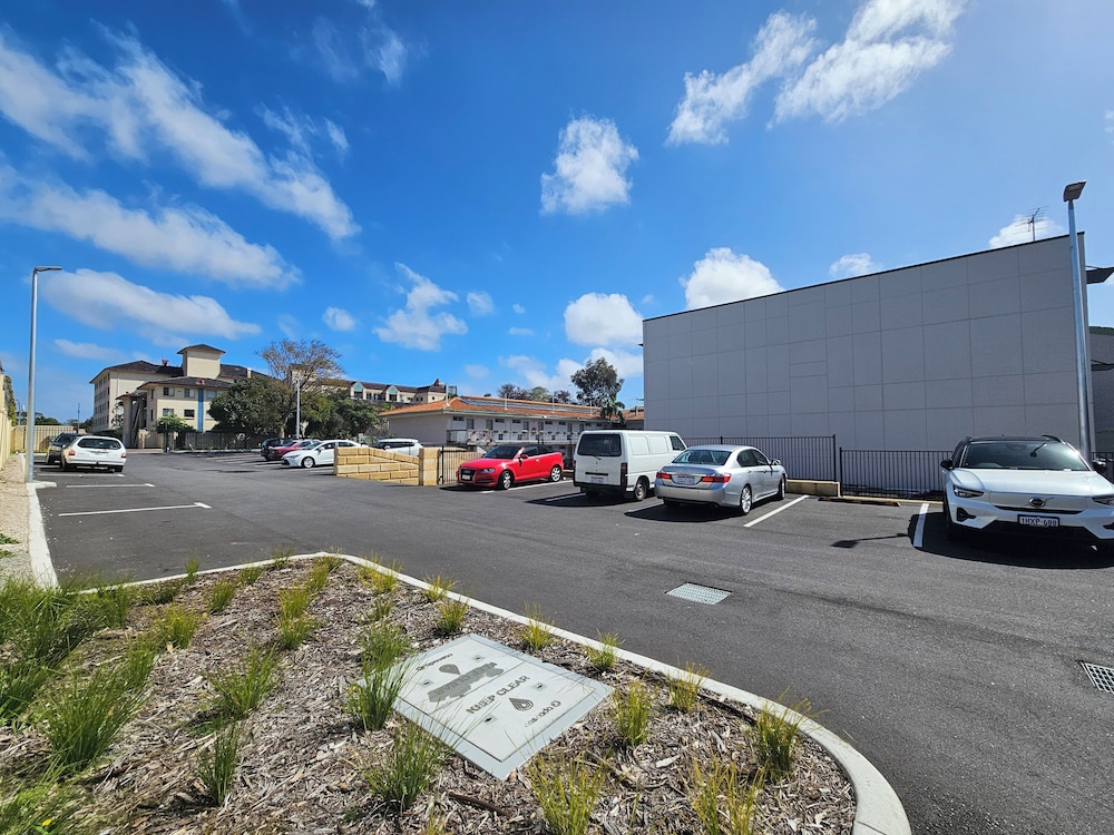 Econo Lodge Rivervale 44/60