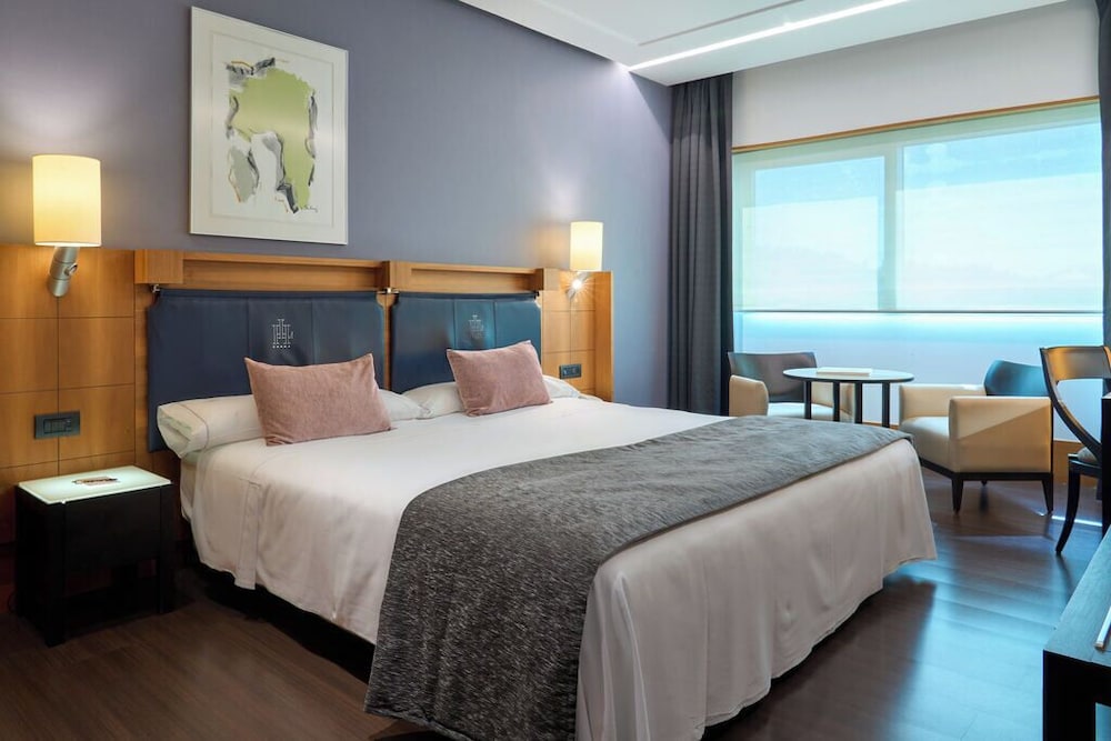 Gran Hotel Lakua 6/49