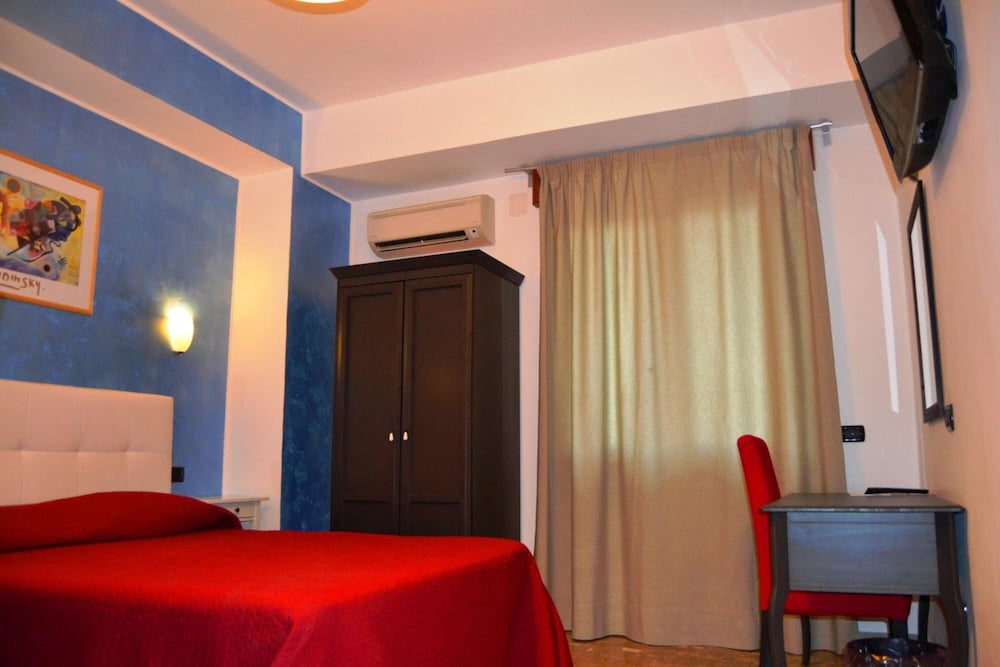 Diana Inn Accommodations 9/48