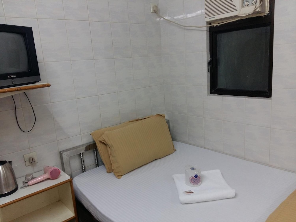 New Yan Yan Guest House 24/32