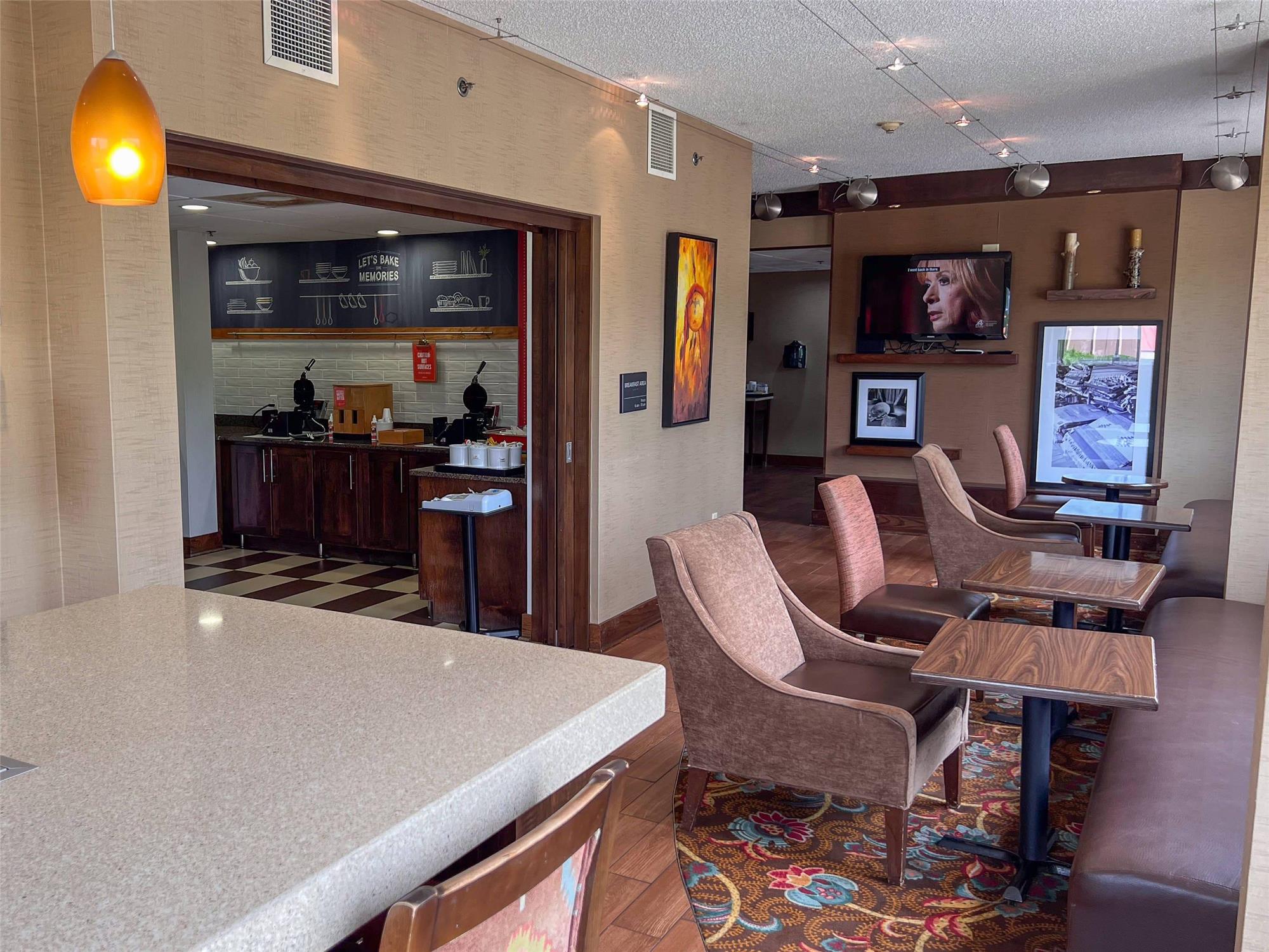 Clarion Pointe Cherokee 21/27