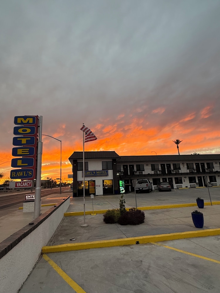 Rawls Motel Near Phoenix Airport 42/50