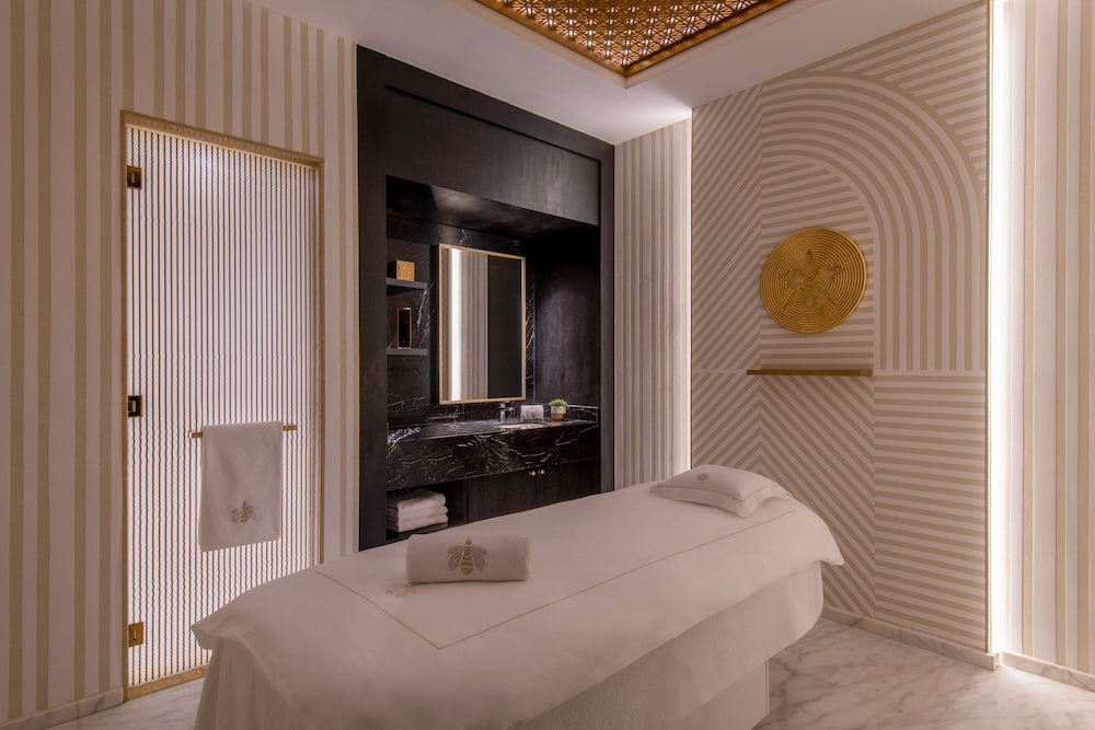 The St. Regis Doha 33/75