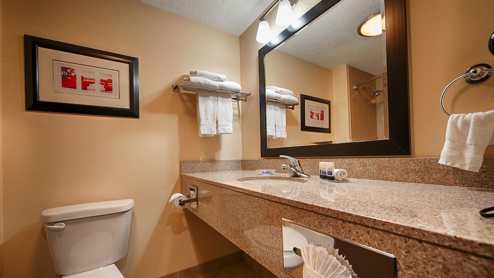 Best Western Plus Airport Inn Suites Salt Lake City 8/24