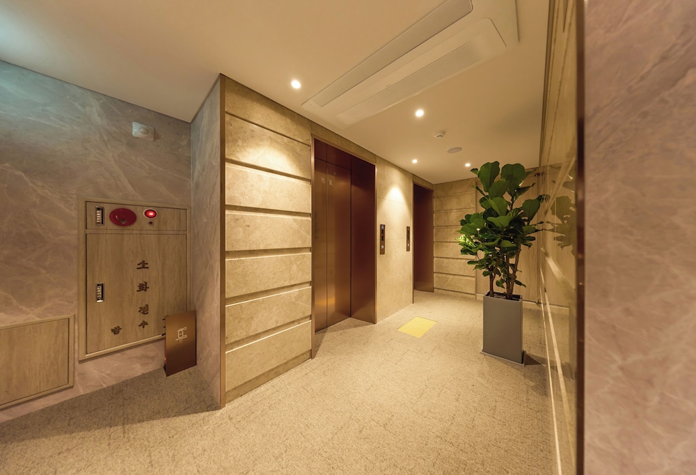 Capace Hotel 46/73