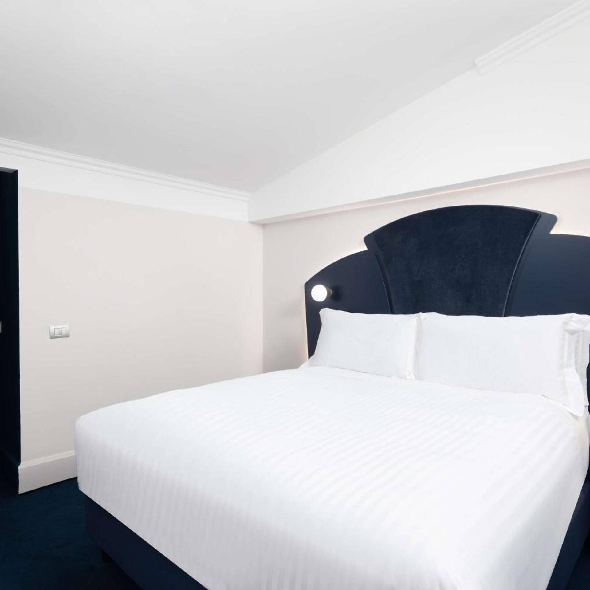 Classic, Suite, Double Bed