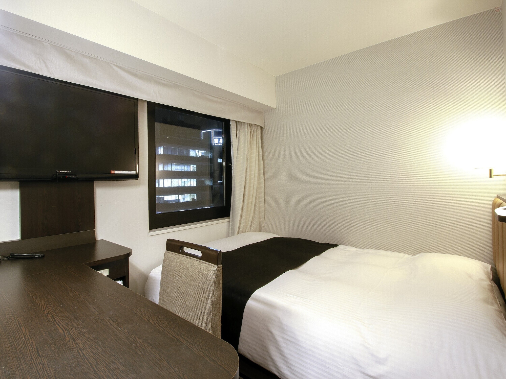 ROOM, DOUBLE BED
