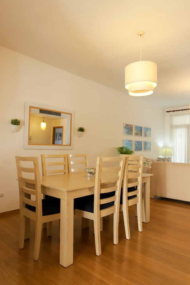 Sybaris Residences 33/50
