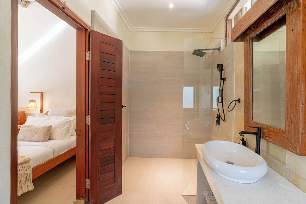 Kelapa Luxury Villas 80/80