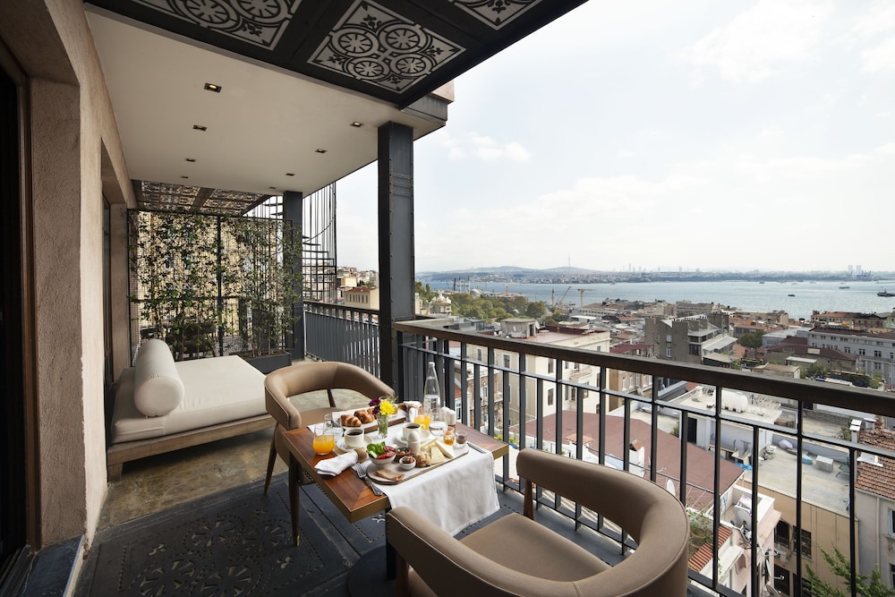 Georges Hotel Galata 66/74