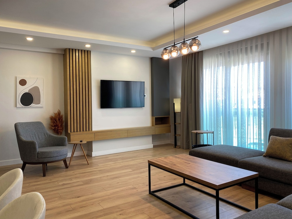 Veranda Suites 26/39